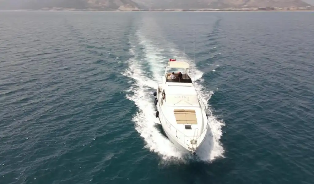 YACHT LUXURY LEGENDS